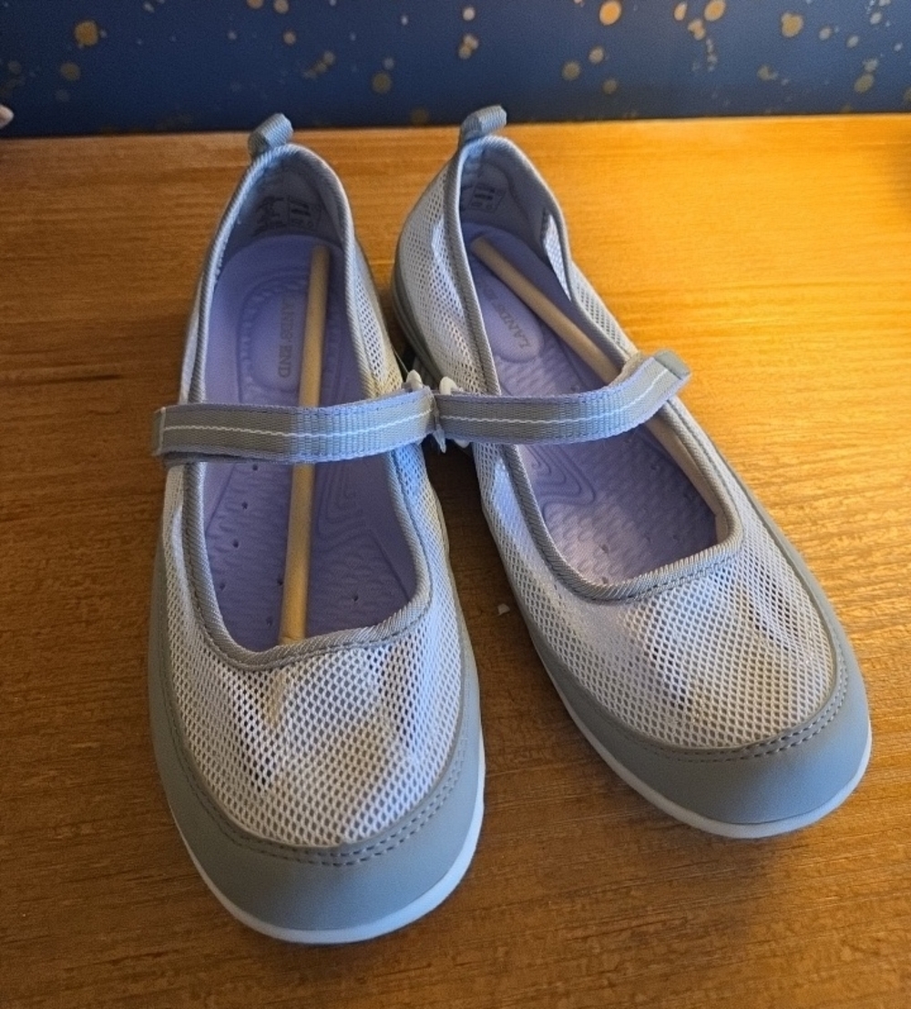 Lands End Water Maryjane shoes Mesh Flats Size 7 White & Gray